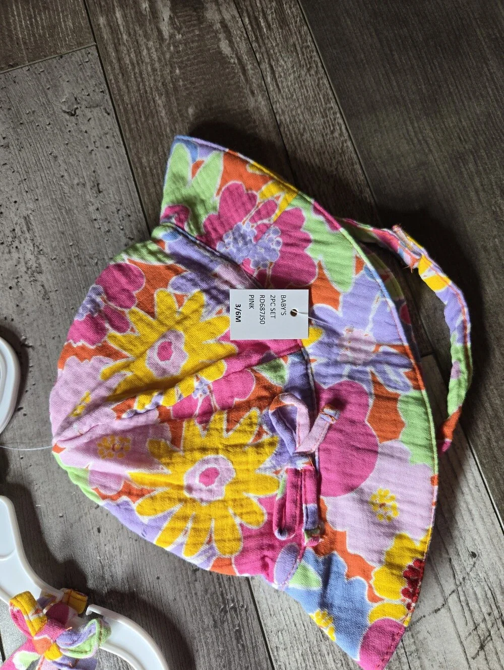 NWT Jessica Simpson Pink Purple Multicolor Floral Romper & Hat Set 3–6M